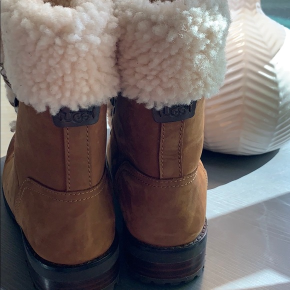 {UGG} Boots Size 6 - Picture 4 of 7